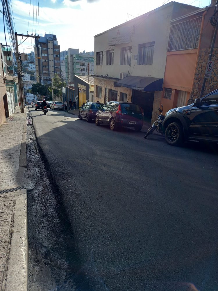 Obras de asfalto geram despesas e descontentamento em Itaúna