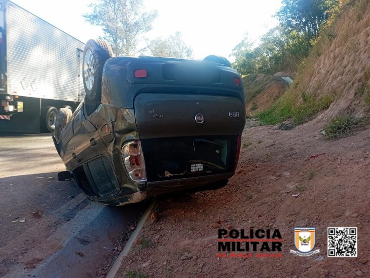 ACIDENTE NA MG-050 - Motorista desvia de veículo na contramão e capota carro