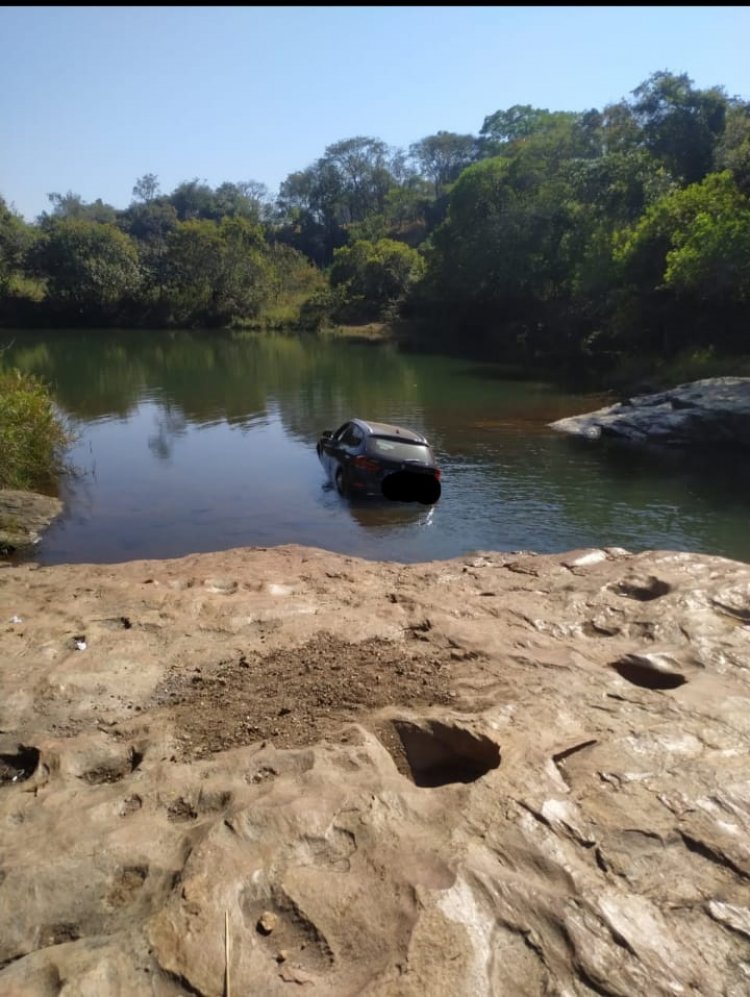 BMW furtada é encontrada no “poção”