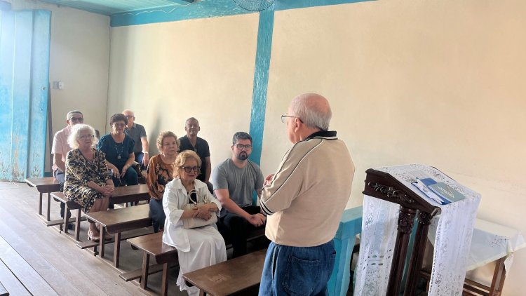 Reunião conjunta da literatura regional