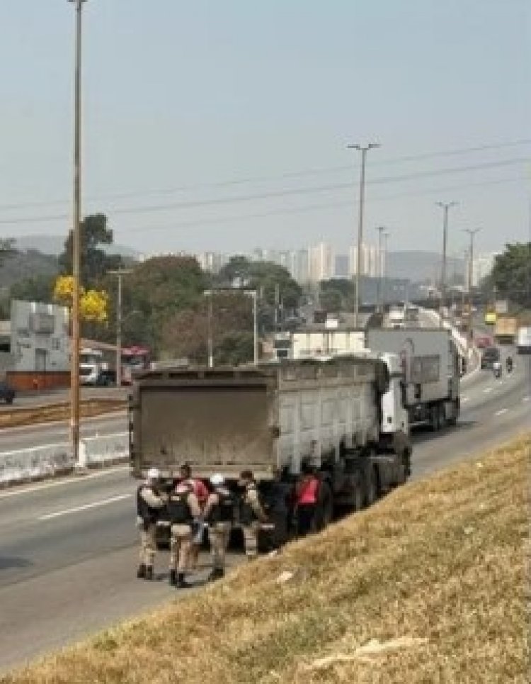 Depois de perseguição por  100 km, motoristas se agridem