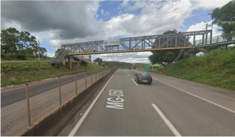 Pedaços de blocos de concreto e pedras são atirados na pista da MG-050