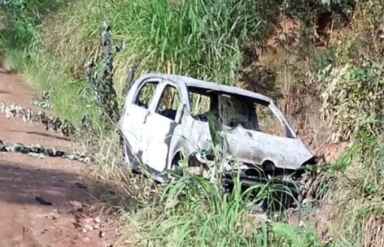 Mulher bate carro em barranco