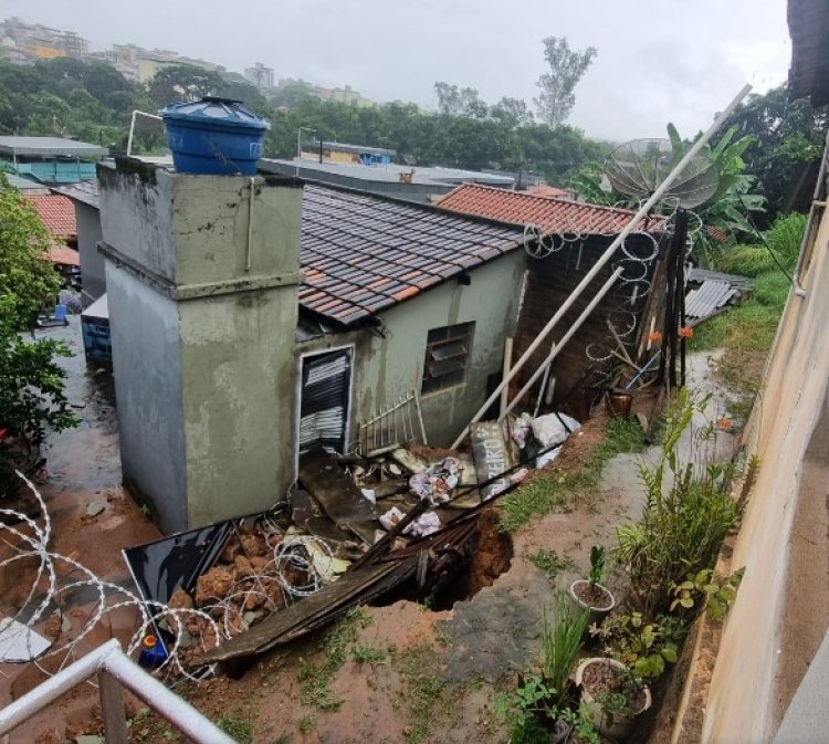 Chuva forte causou transtornos em Divinópolis na tarde de ontem, terça-feira, 14