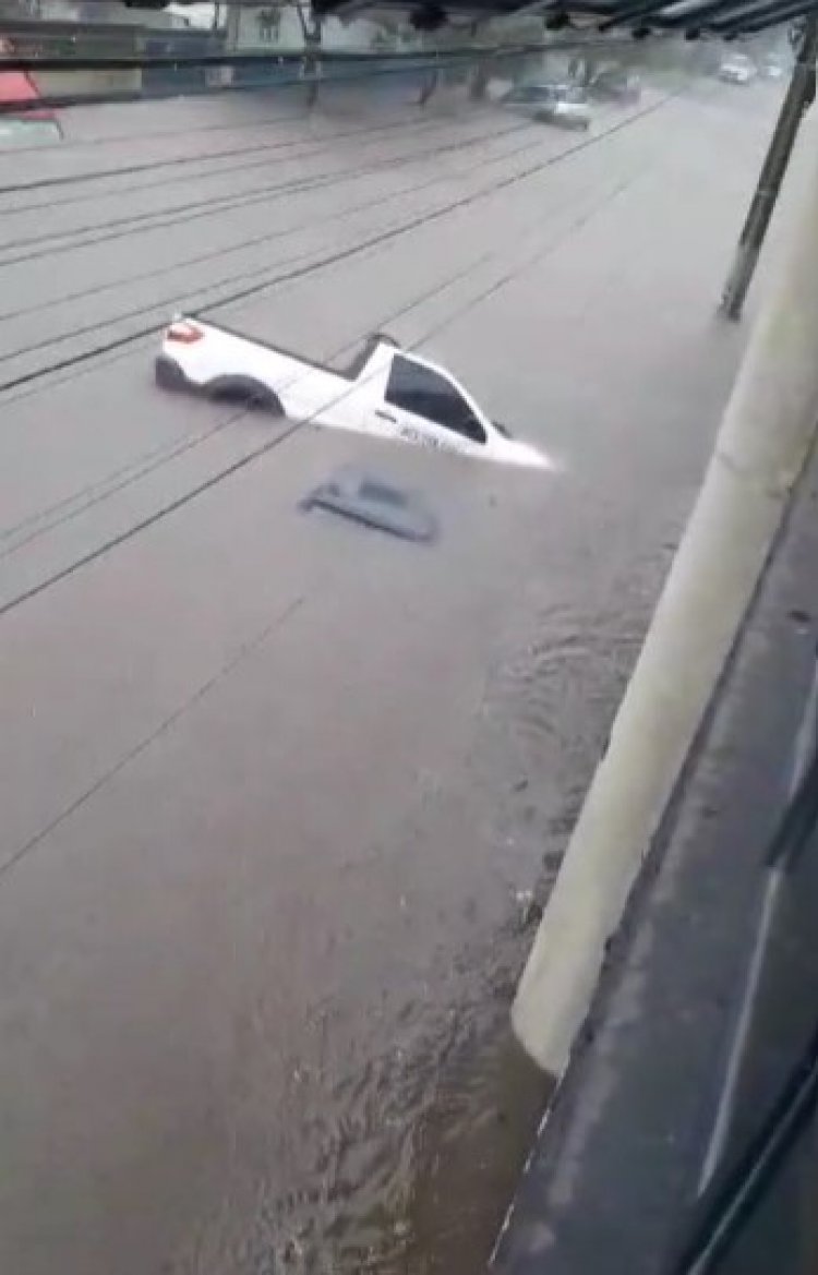 Chuva forte causou transtornos em Divinópolis na tarde de ontem, terça-feira, 14