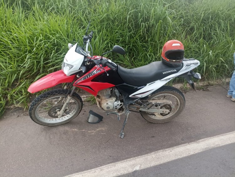 Motoqueiro com sintomas de embriaguez atropela pedestre